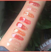 Load image into Gallery viewer, Wet Cherry Gloss Plumping Lip gloss Lip Plumper Makeup Big Lip Gloss Moisturizer Plump Volume Shiny Vitamin E Mineral Oil