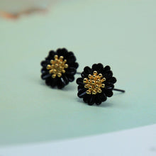 Load image into Gallery viewer, Korean Style Cute Flower Stud Earrings For Women 2018 New Fashion Sweet Earrings Femme Brinco Wholesale Jewelry