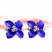 Load image into Gallery viewer, Korean Style Cute Flower Stud Earrings For Women 2018 New Fashion Sweet Earrings Femme Brinco Wholesale Jewelry